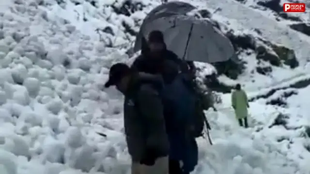 उत्तरकाशी में बारिश-बर्फबारी के बीच फंसे 136 ट्रेकर्स, 5 हेलीकॉप्टर तैनात, रेस्क्यू जारी