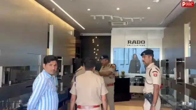 चंद मिनटों में करोड़ों का खेल! जयपुर के Rado शोरूम में घुसे बदमाश, बोरियों में भर ले गए महंगी घड़ियां
