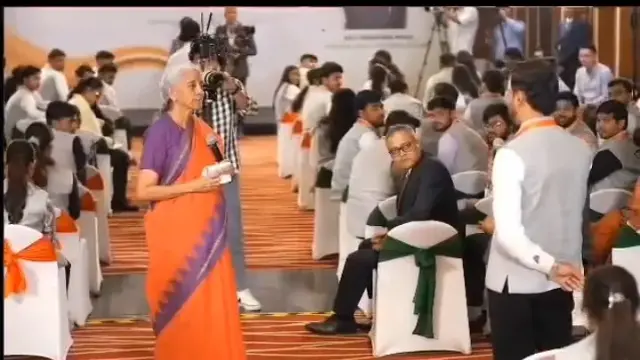 प्रधानमंत्री इंटर्नशिप स्कीम ने बदली छिंदवाड़ा के जीशान अली की राह, केंद्रीय वित्त मंत्री के सामने साझा किया अनुभव