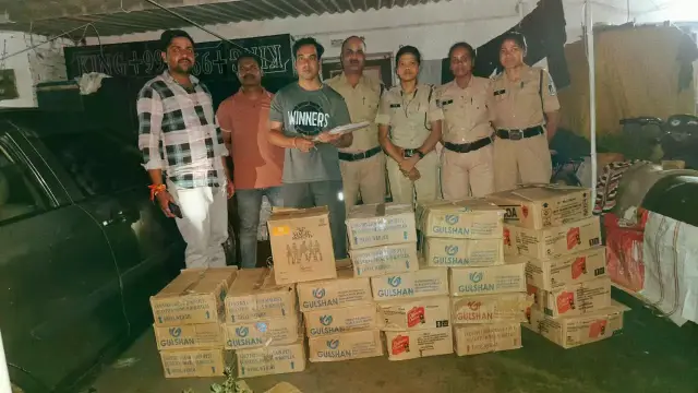 जुन्नारदेव में शराब तस्करी पर पुलिस की बड़ी कार्रवाई, कार से 25 पेटी शराब जब्त
