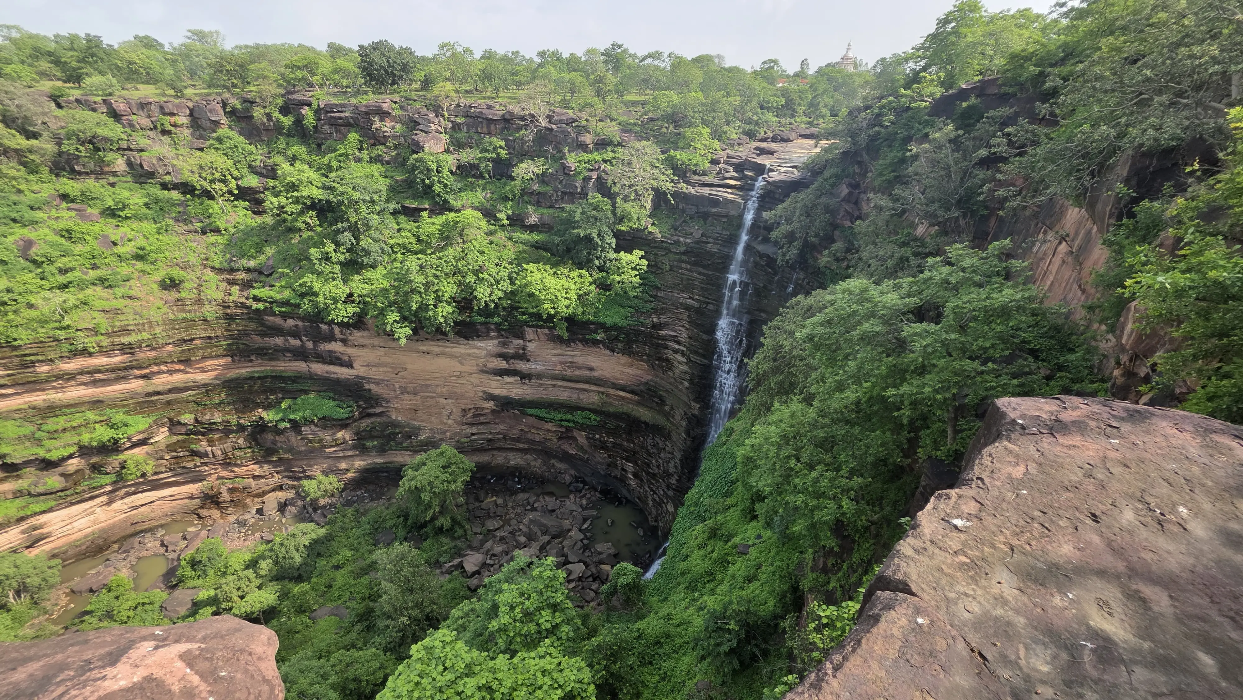 किशनगढ़ धाम बना पर्यटकों की पहली पसंद, हरियाली; झरनों और ऐतिहासिक विरासत का अनूठा संगम
