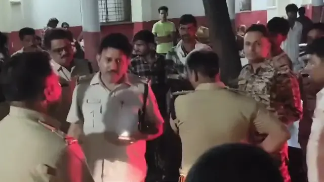 लोडिंग वाहन और ट्रक की जोरदार भिड़ंत, 8 मजदूरों की मौत; 23 घायल