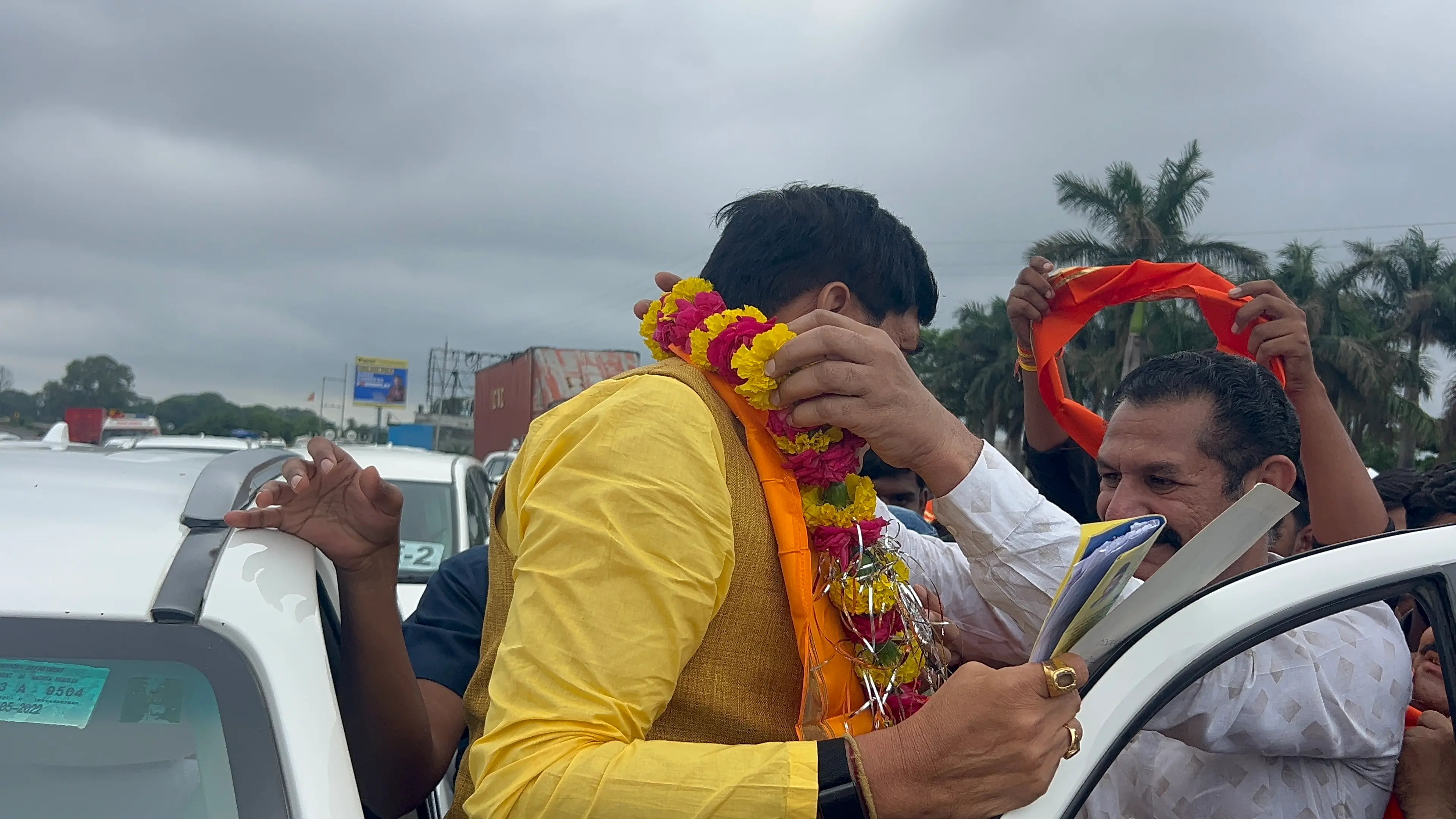 मुख्यमंत्री डॉ. मोहन यादव का भव्य स्वागत, भाजपा कार्यकर्ताओं ने पुष्पवर्षा कर किया अभिनंदन