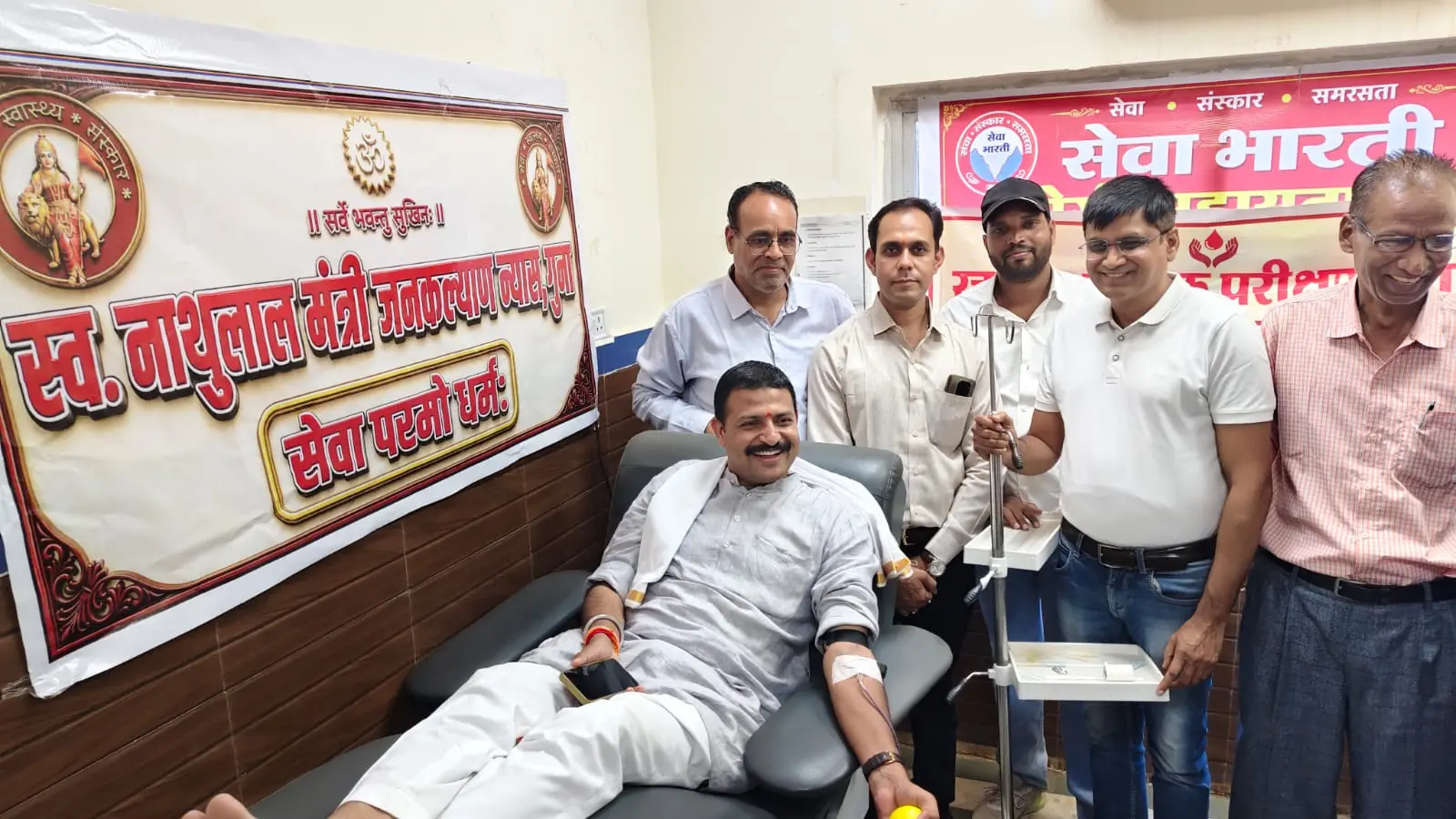 जिला अस्पताल में शुरू हुआ सेवा भारती का रोगी सहायता केंद्र, रक्तदान शिविर में उमड़ा सेवा का जज्बा