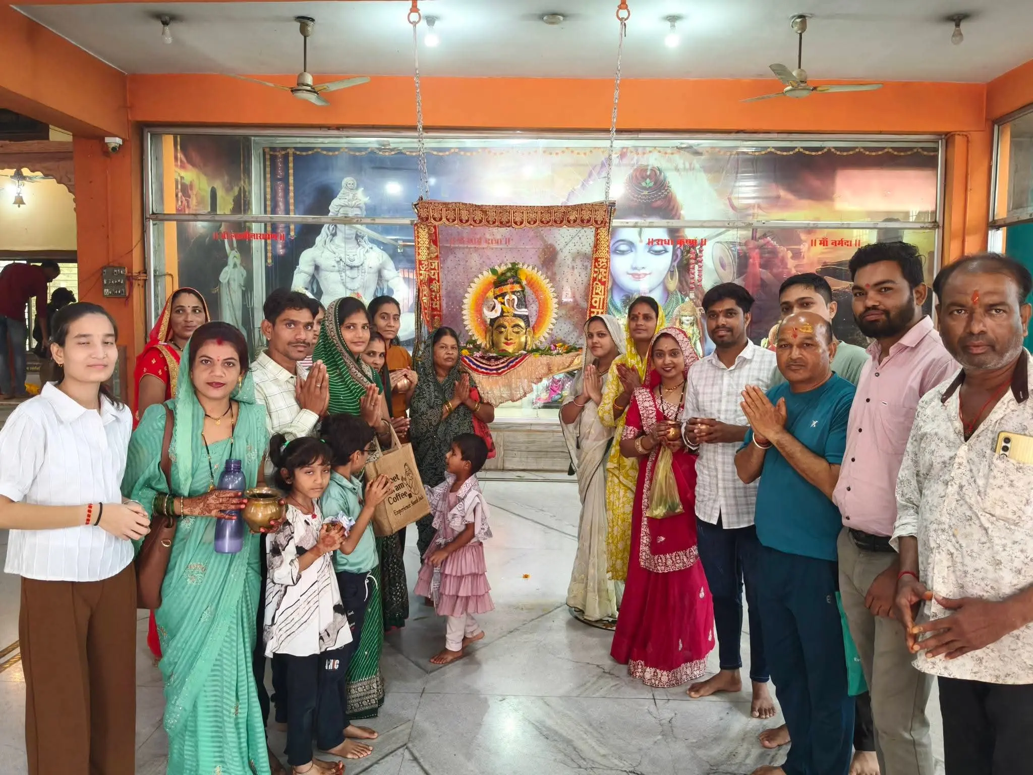 शिवालयों में उमड़ा आस्था का सैलाब, जलाभिषेक और महाआरती में जुटे हजारों श्रद्धालु