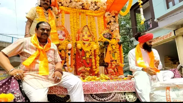 पुरी की तर्ज पर निकली भगवान जगन्नाथ की भव्य रथयात्रा, हजारों श्रद्धालुओं ने रस्सी से खींचा रथ