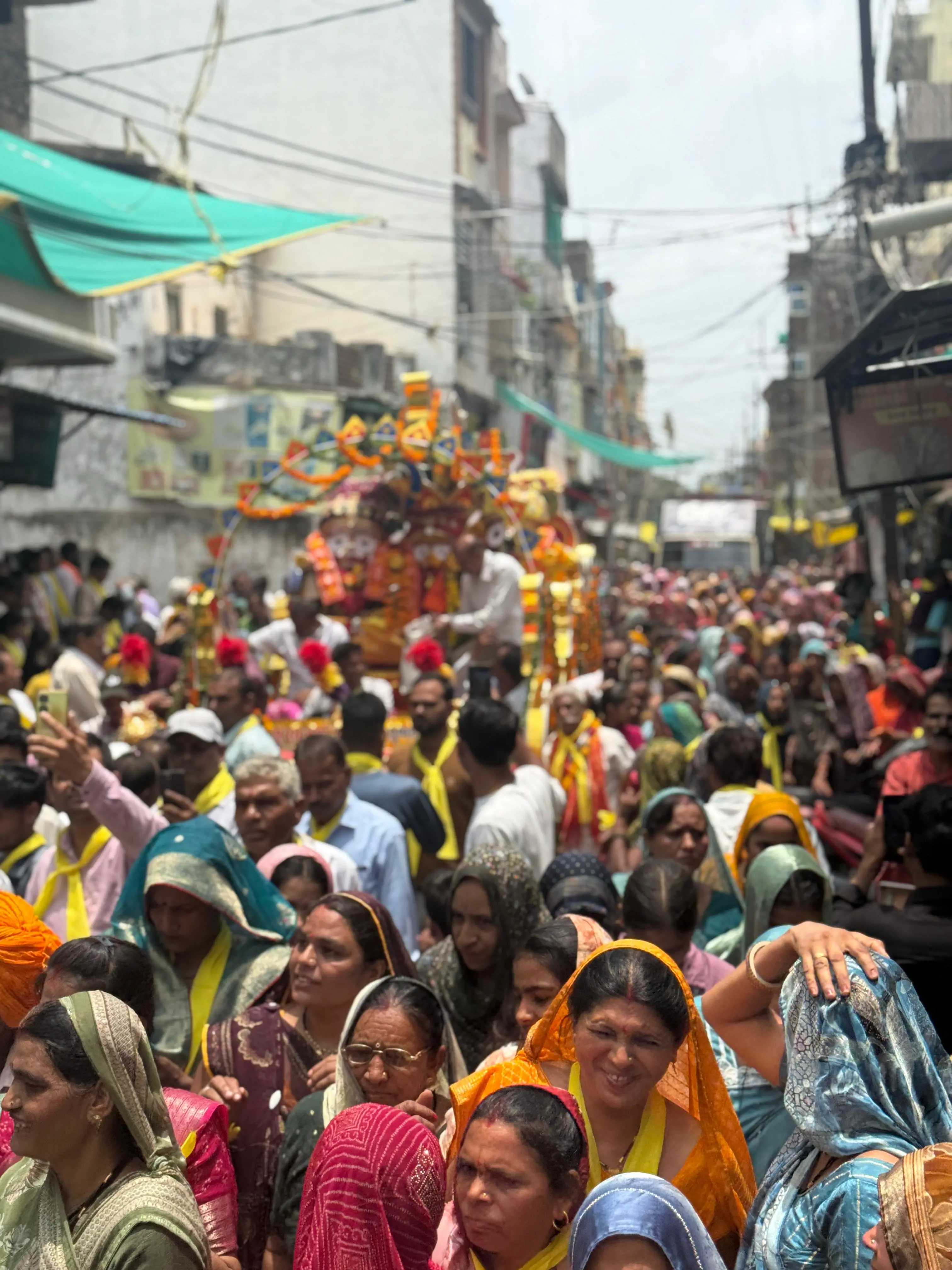 पुरी की तर्ज पर निकली भगवान जगन्नाथ की भव्य रथयात्रा, हजारों श्रद्धालुओं ने रस्सी से खींचा रथ