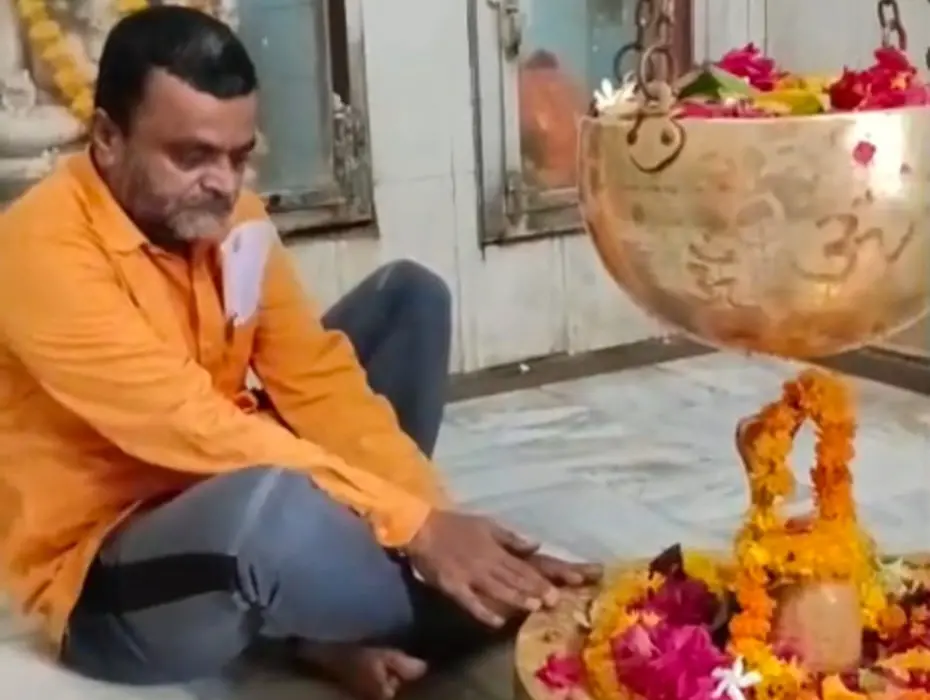 बारिश की कामना में महादेव की शरण पहुंचे श्रद्धालु, अखंड ज्योति जलाकर 24 घंटे तक गूंजे भजन-कीर्तन