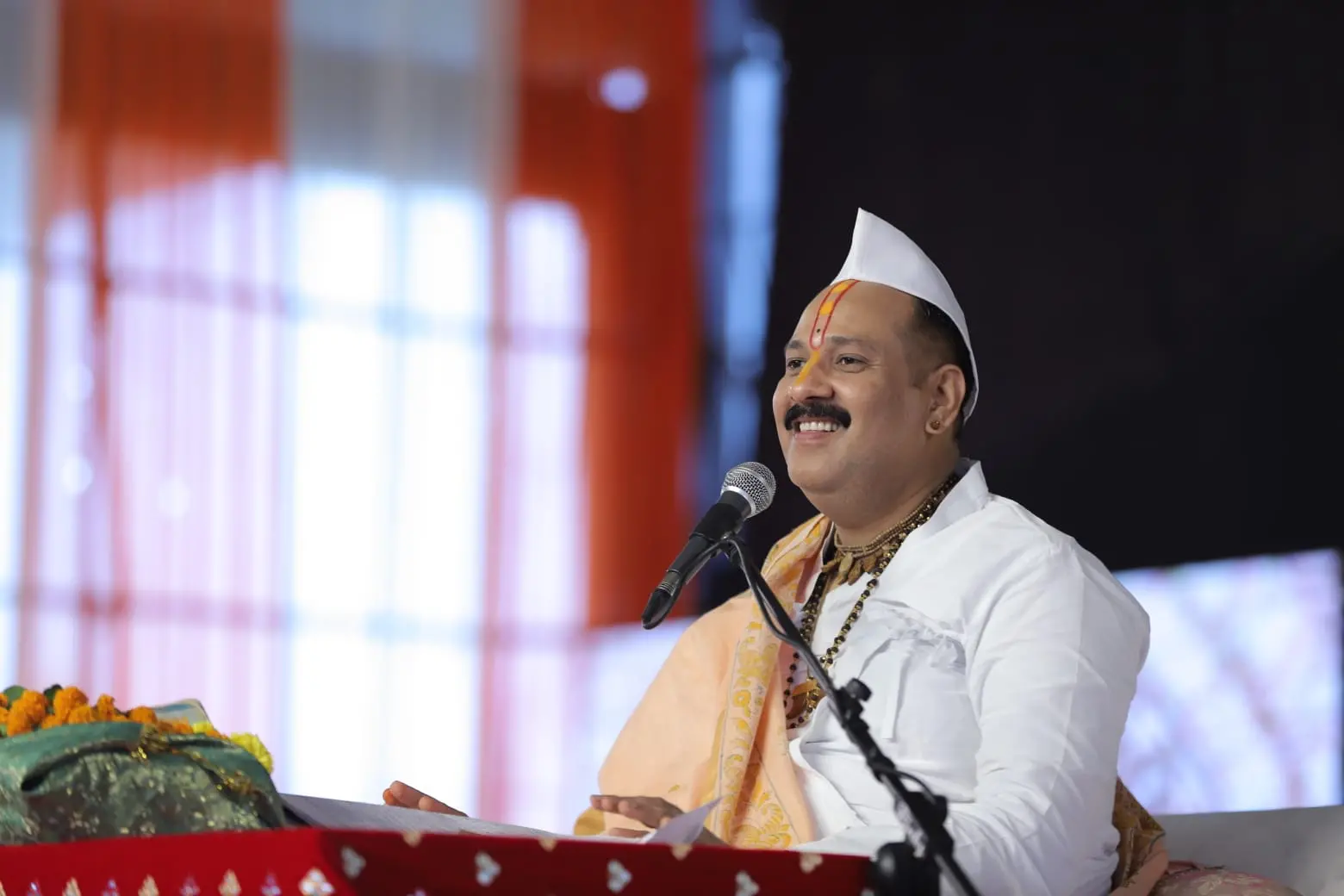 कुबेरेश्वरधाम में आस्था का महासागर...दूसरे दिन 2 लाख श्रद्धालु पहुंचे, 200 क्विंटल फलहारी खिचड़ी वितरित