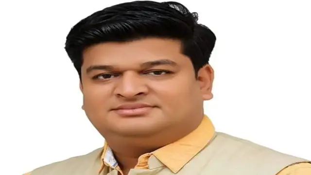 केक-आतिशबाजी नहीं, बच्चों की पढ़ाई बनेगी खुशी, 3000 विद्यार्थियों को शिक्षण सामग्री देंगे सीहोर के राजीव