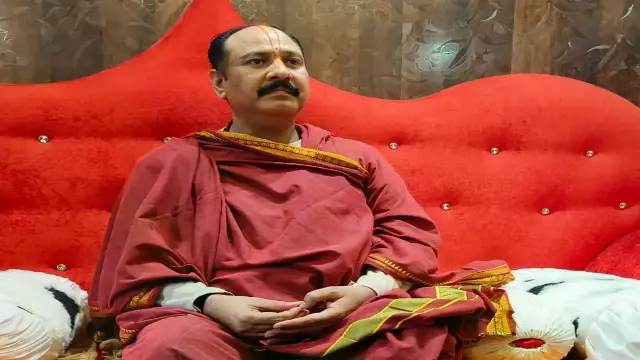 “पार्वती, रावण और परशुराम ने भी शिव को समर्पित किया जल, आज भक्त निभा रहे वही परंपरा” : पं. प्रदीप मिश्रा