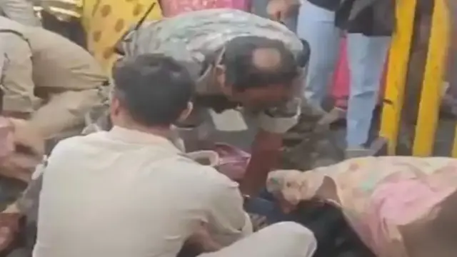 मौत से जूझ रहा था यूपी का शख्स, अमलाहा में पुलिस बनी जीवनरक्षक; CPR देकर बचाई जान
