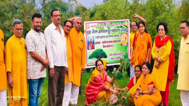 गायत्री परिवार की जिला स्तरीय बैठक पौधारोपण के साथ सम्पन्न, 50 से अधिक कार्यकर्ता हुए शामिल
