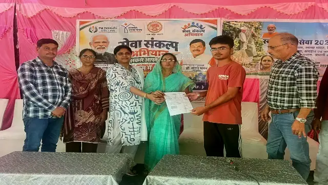 बाड़ी में सेवा सेतु शिविर का आयोजन, हितग्राहियों को बांटे स्वीकृति पत्र