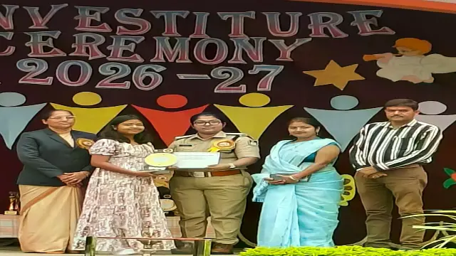 स्कूल में छात्र कैबिनेट का शपथ ग्रहण समारोह, एसडीओपी सोनाली बोलीं- अनुशासित स्टूडेंट्स ही मंजिल पाते हैं