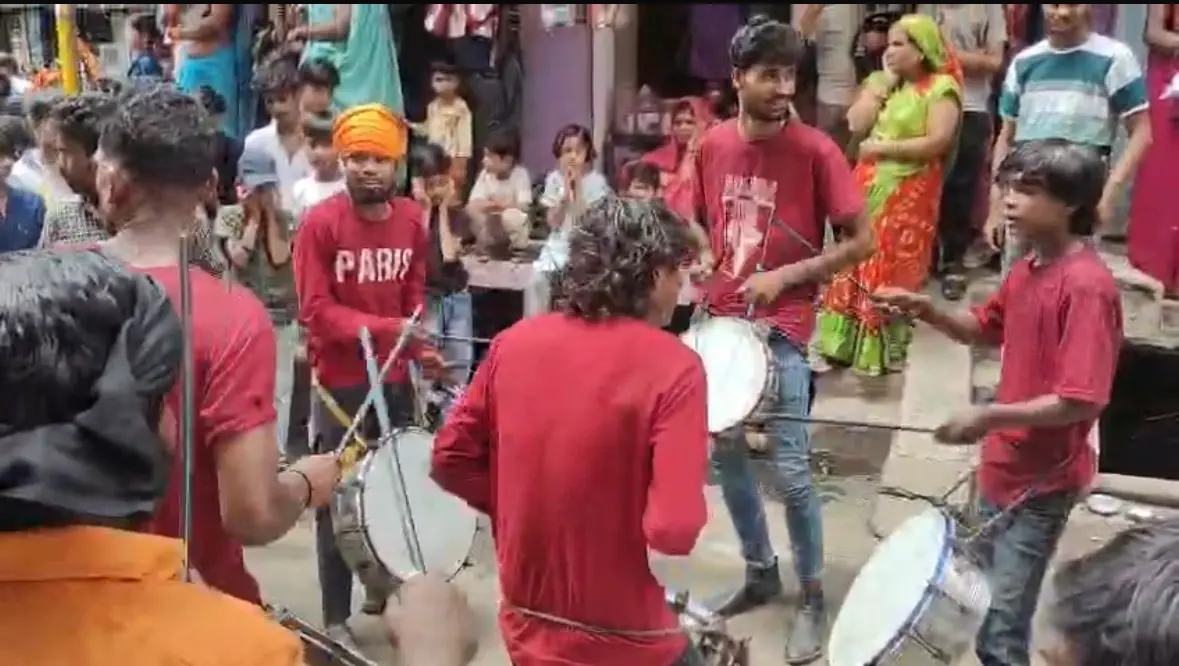 जगन्नाथ का भात जगत पसारे हाथ: नए रथ पर निकली भगवान जगदीश स्वामी की भव्य रथयात्रा