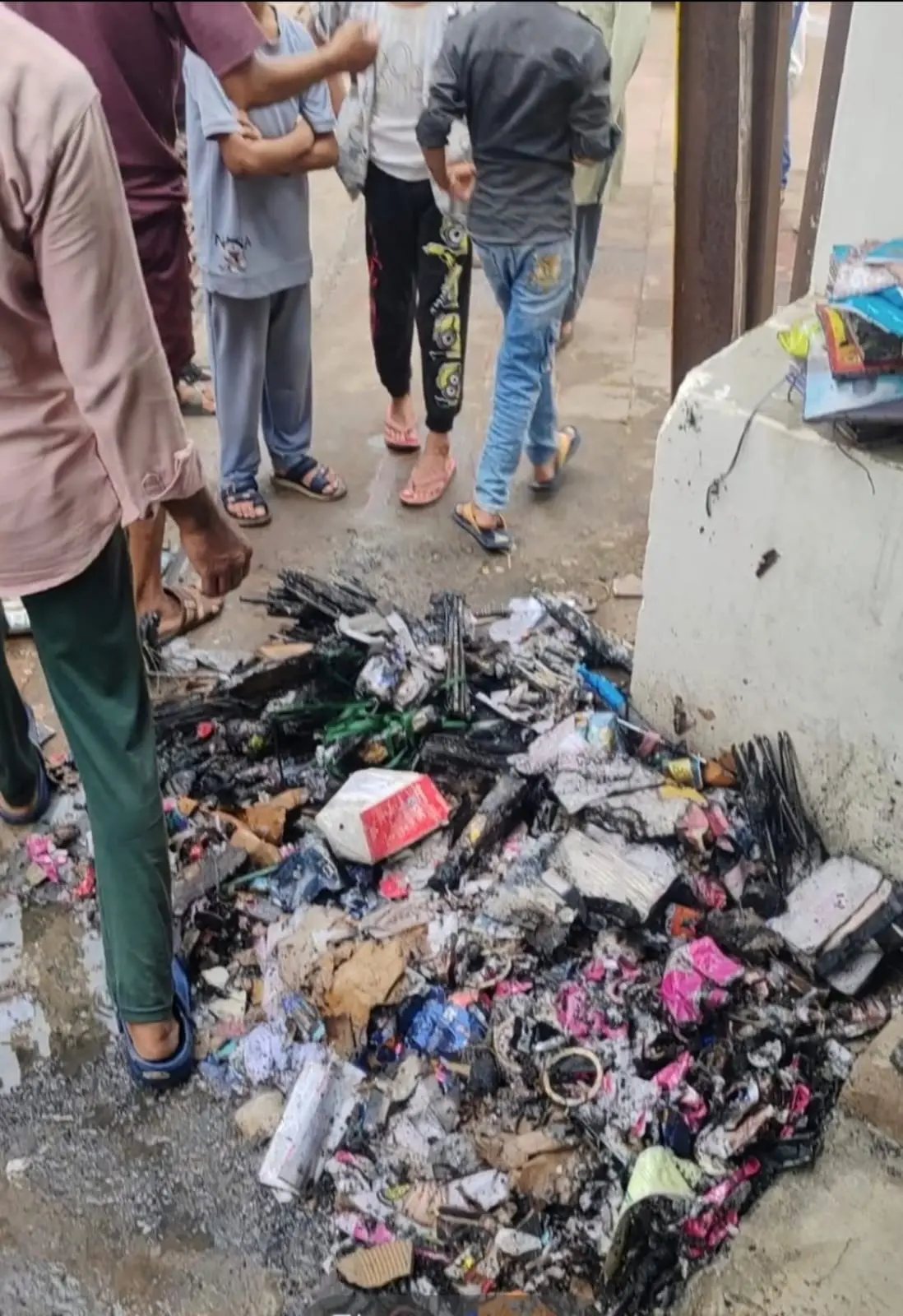जनरल स्टोर और गोदाम में भीषण आग, शॉर्ट सर्किट से हुआ हादसा