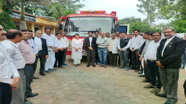 बेगमगंज न्यायालय में पहली बार रक्तदान शिविर, न्यायाधीशों-अधिवक्ताओं समेत 40 लोगों ने किया रक्तदान