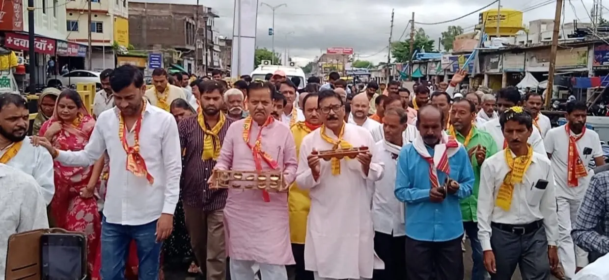 सावन के दूसरे सोमवार पर नर्मदा जल लेकर सिद्ध शिवालय धाम पहुंचे कांवड़िए, भगवान शिव का किया जलाभिषेक