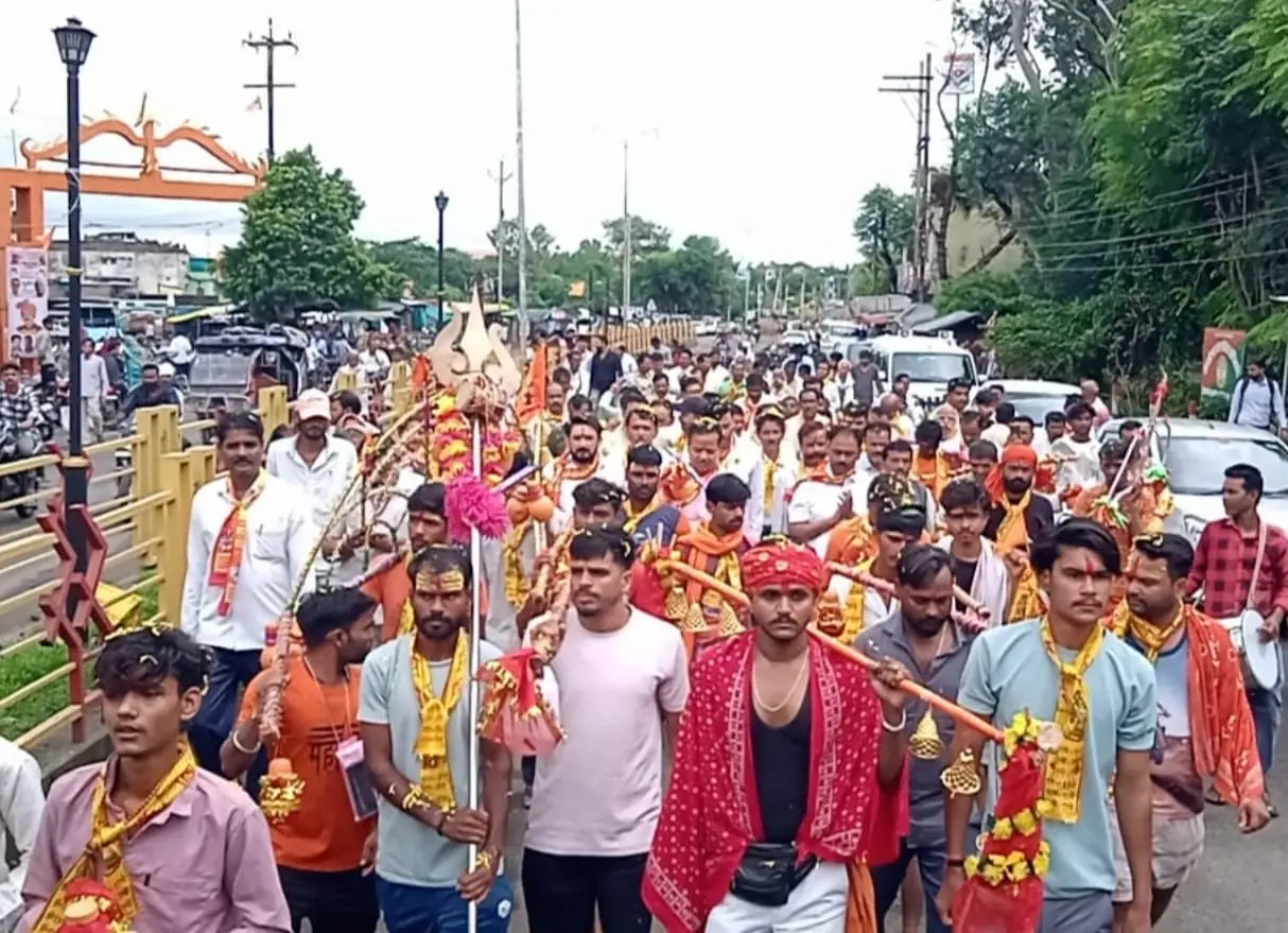 सावन के दूसरे सोमवार पर नर्मदा जल लेकर सिद्ध शिवालय धाम पहुंचे कांवड़िए, भगवान शिव का किया जलाभिषेक