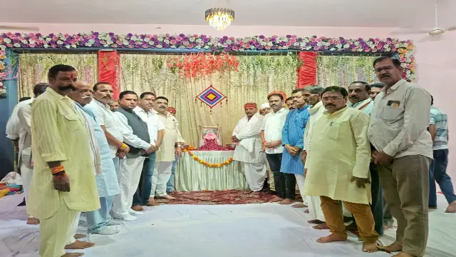 मृत्युभोज और तेरहवीं की परंपरा के खिलाफ यादव समाज की पहल, श्रद्धांजलि सभा में लिया सामाजिक बदलाव का संकल्प