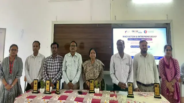 रायसेन में विद्यार्थियों को कानून, नवाचार और उद्यमिता के करियर अवसरों की दी जानकारी
