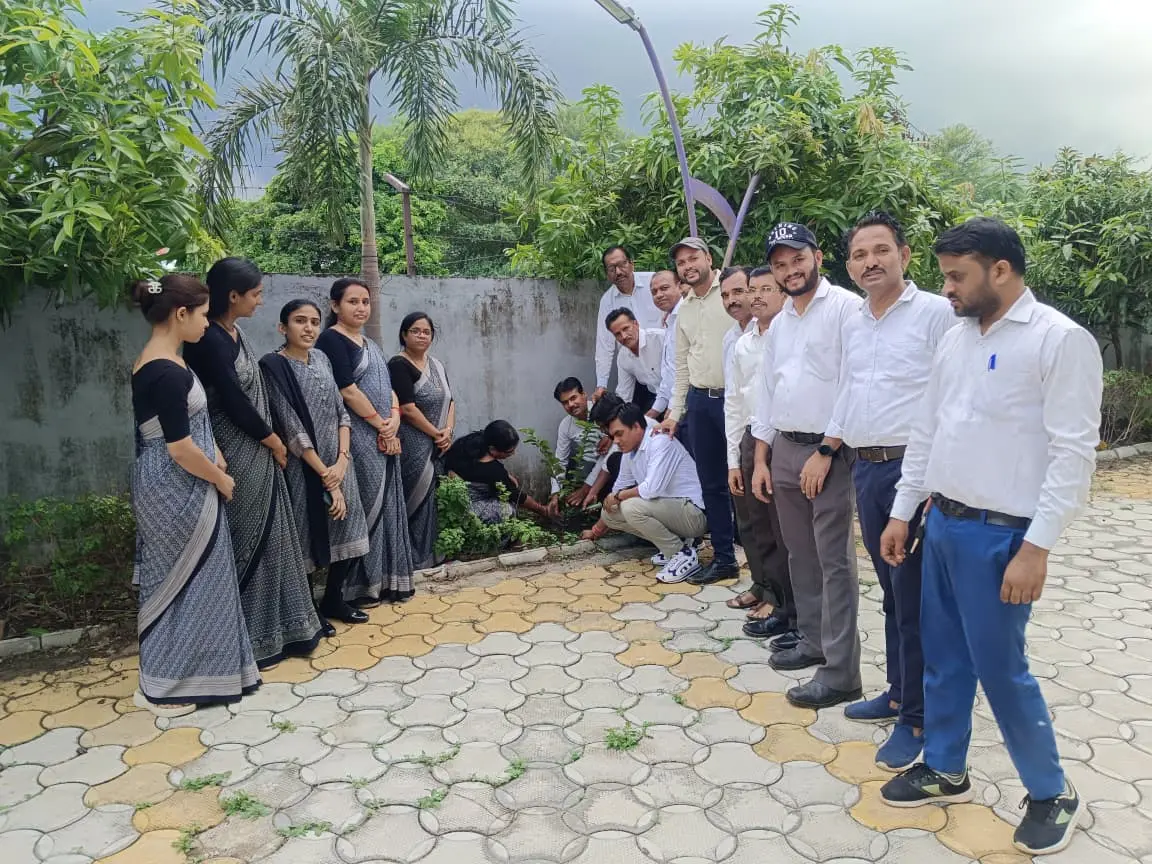 एसडीएएम महाविद्यालय में पौधारोपण अभियान, विद्यार्थियों को पर्यावरण संरक्षण का दिलाया संकल्प