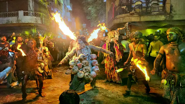 सिवनी मालवा में ‘ठाकुर च राजा’ का भव्य विसर्जन चल समारोह, अक्की अघोरी मंडल की प्रस्तुति ने बांधा समां