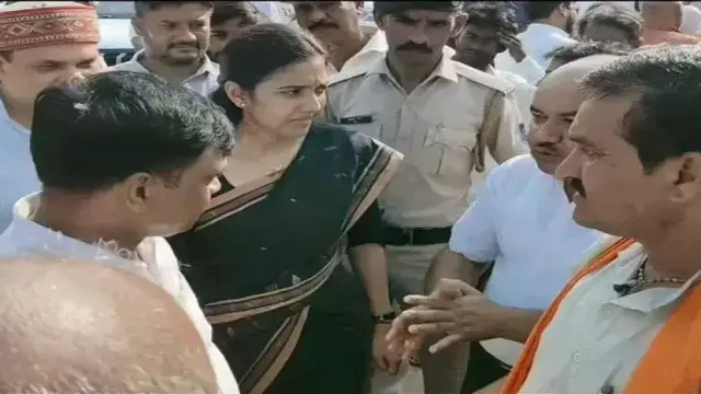 रीवा में कलेक्टर को बताया रघुनाथगंज में नशे का आतंक, बच्चियों से छेड़छाड़ की घटनाएं भी