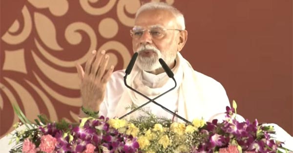 काशी में पीएम मोदी बोले- सिंदूर के बदले का वचन पूरा हुआ; 2200 करोड़ की सौगात और ऑपरेशन सिंदूर को महादेव को किया समर्पित