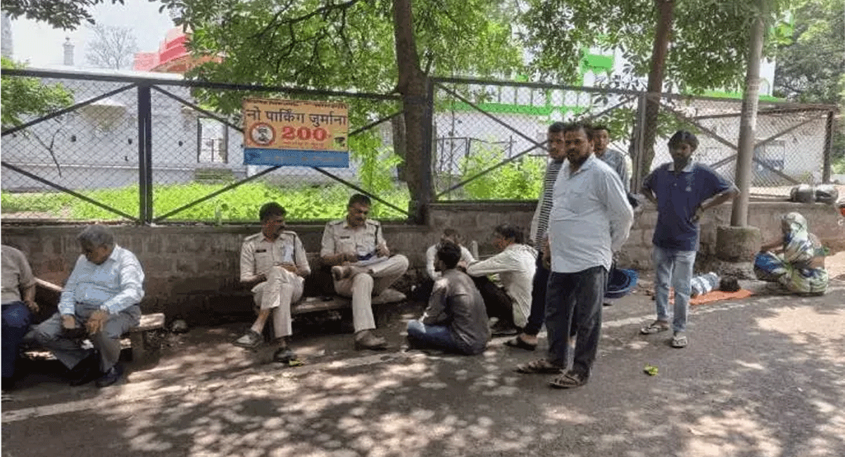 भोपाल में युवक ने पत्नी की साड़ी से लगाई फांसी, किराए के मकान में तीसरी मंजिल पर मिली लाश, पुलिस कर रही जांच