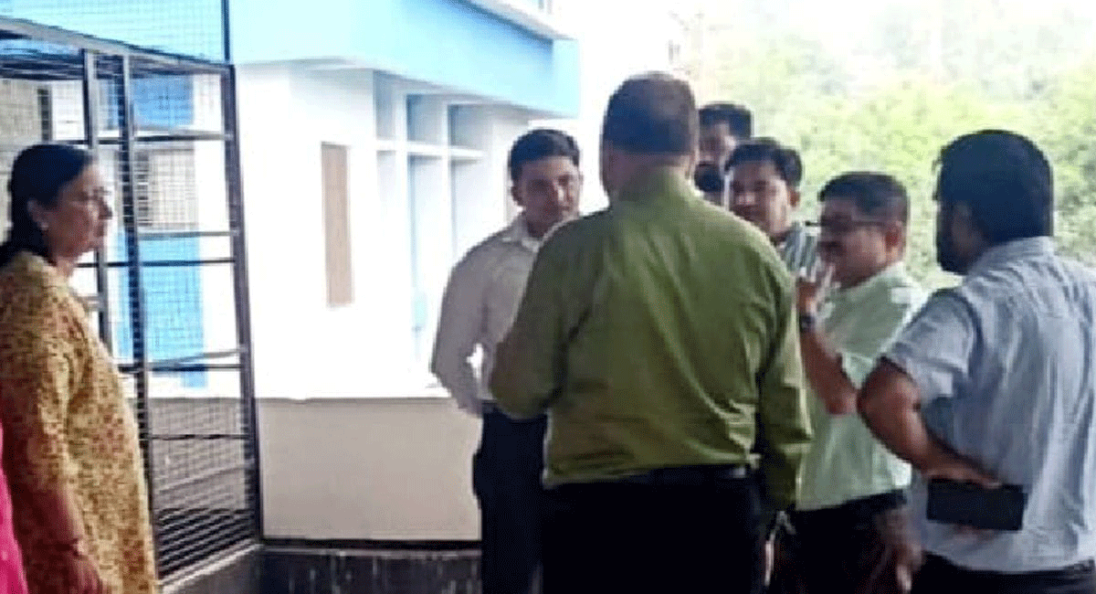 भोपाल में 9 डॉक्टर समेत 32 स्वास्थ्य कर्मी ड्यूटी से गायब, CMHO ने किया नोटिस जारी, बोले- अस्पतालों में लापरवाही बर्दाश्त नहीं
