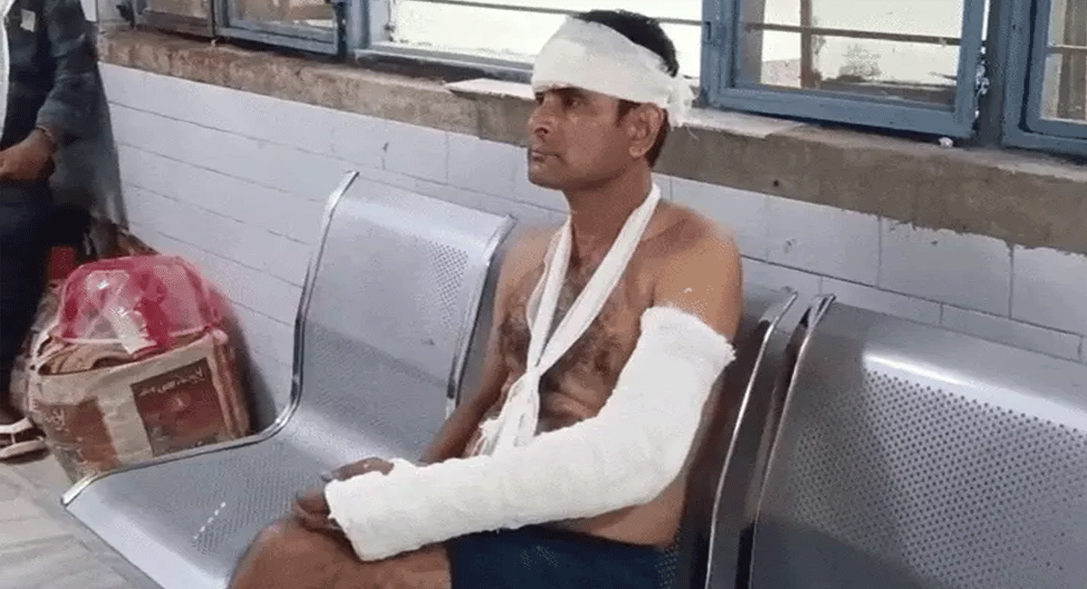 दबंगों ने स्कूल में घुसकर प्रिंसिपल को जमकर पीटा, कैश काउंटर से लूट लिए रुपए, 10 बदमाशों पर FIR दर्ज