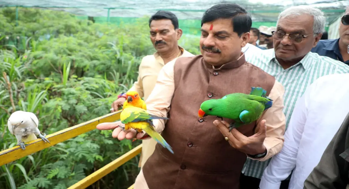 सीएम डॉ मोहन यादव  पहुँचे चिड़ियाघर- पक्षी विहार का किया दौरा
