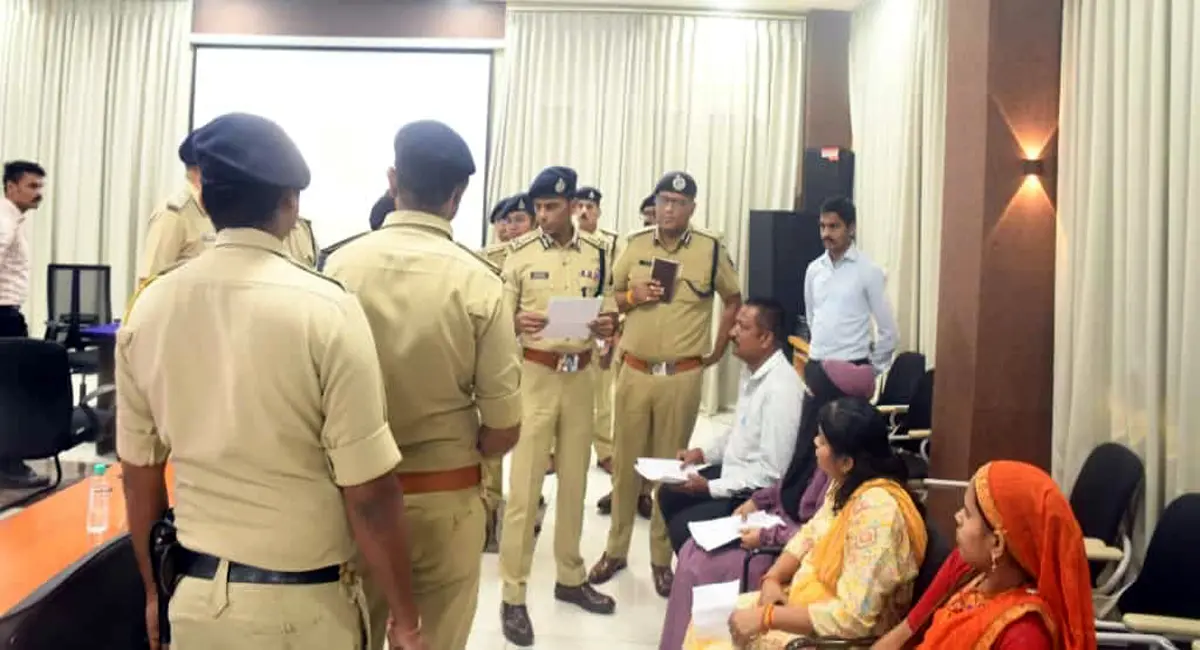  पॉक्सो एक्ट के मामले में टीआई और एसआई की गंभीर लापरवाही .. 13 घंटे तक बैठी रही महिला थाने पर 