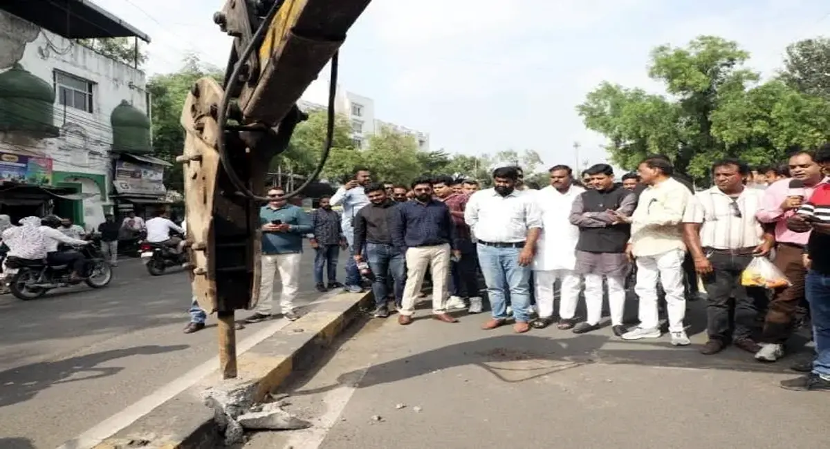 हाईकोर्ट का अल्टीमेटम: 15 दिन में BRTS की एक लेन तोड़ो, कलेक्टर–कमिश्नर को फटकार 