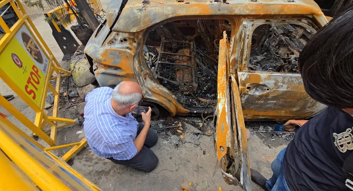 ब्रजेश्वरी अग्निकांड: ‘चार्जिंग बनी चिता’ या खंभे की चिंगारी? जांच में सामने आया बड़ा सच, पुरानी घटनाओं से भी जुड़ती कड़ियां