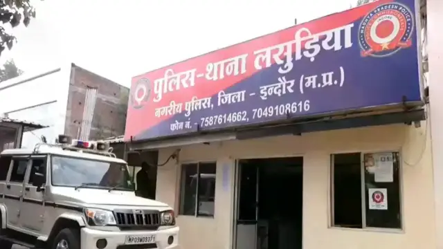 हत्याकांड की रंजिश में ताबड़तोड़ फायरिंग,कार पर बरसाईं गोलियां