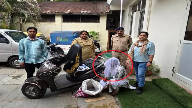 आबकारी विभाग की कार्रवाई, स्कूटर से 83 हजार की अवैध शराब जब्त