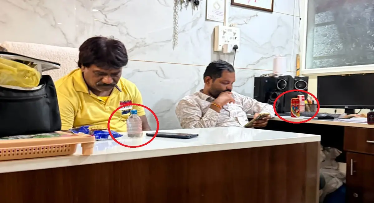 कफन के नाम पर अनियमितता और कार्यालय में शराबखोरी