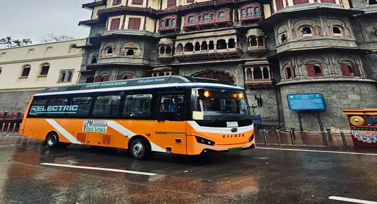 आई-14 रूट पर 10 इलेक्ट्रिक बसों का ट्रायल रन शुरू