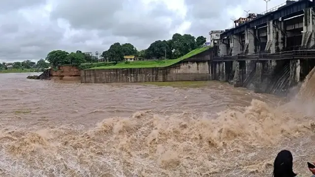 बदबूदार सप्लाई से पश्चिम क्षेत्र के रहवासी चिंतित
