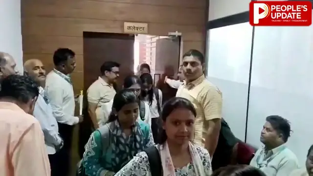 छात्राओं ने कलेक्टर से लगाई सुरक्षा की गुहार