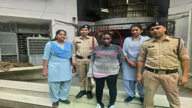 बिजनेस वीजा पर आई नाइजीरियन महिला के बैग में मिली 29 लाख की कोकीन:इंदौर में ऐसे पकड़ी गई