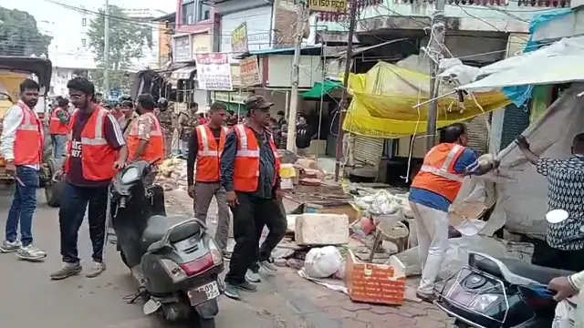 अतिक्रमण पर निगम का बड़ा एक्शन! एमटीएच से शुरू हुई मुहिम, तीन प्रमुख मार्ग होंगे कब्जामुक्त