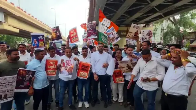 राहुल गांधी 12 सितंबर का दौरा निरस्त, ‘डरो मत’ पोस्टर लेकर BJP दफ्तर कूच कर रहे कांग्रेसियों को पुलिस ने रोका