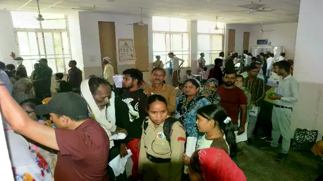 मौसम में ठंडक बढ़ते ही वायरल निमोनिया का प्रकोप, मरीजों की फूल रही सांस