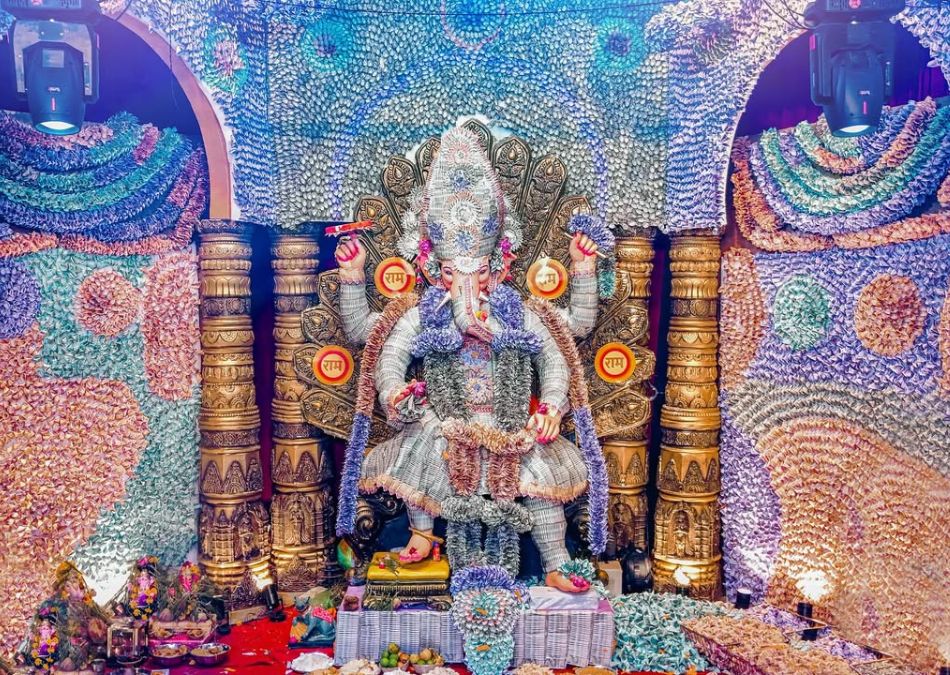 'उदयपुर चा राजा' का भव्य श्रृंगार, 1.51 करोड़ रुपए नोटों से सजी गणपति बप्पा, उमड़ा भक्तों का सैलाब