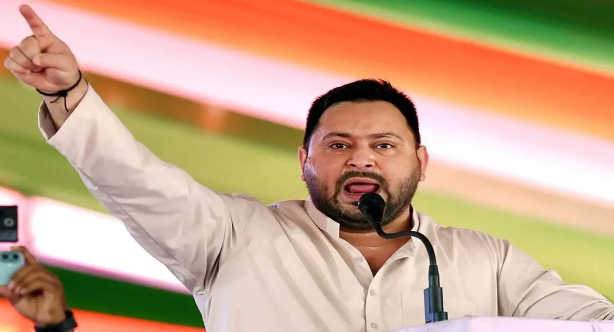 विधानसभा चुनाव से पहले तेजस्वी यादव के बड़े ऐलान, स्थाई नौकरियों का किया वादा 