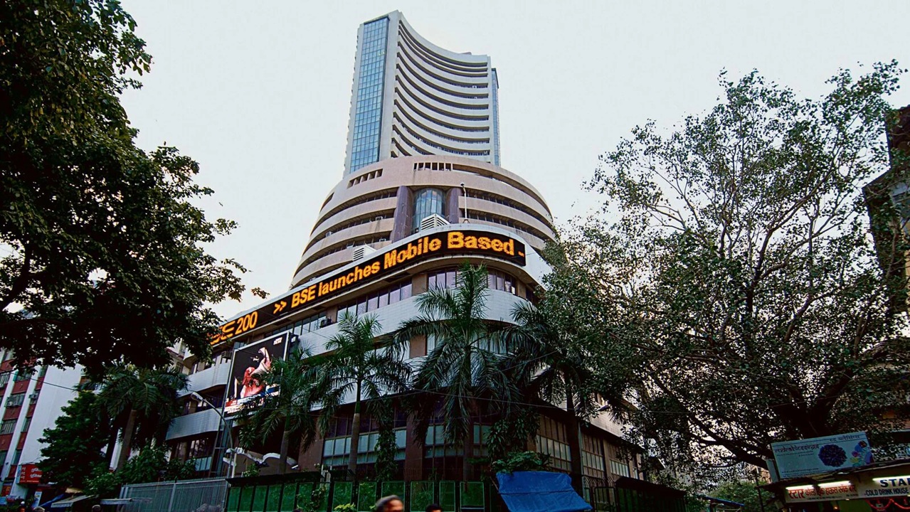 गिरावट में खुला शेयर बाजार, बीएसई का सेंसेक्स 142.90 अंक लुढ़का, निफ्टी 38.80 अंक टूटा